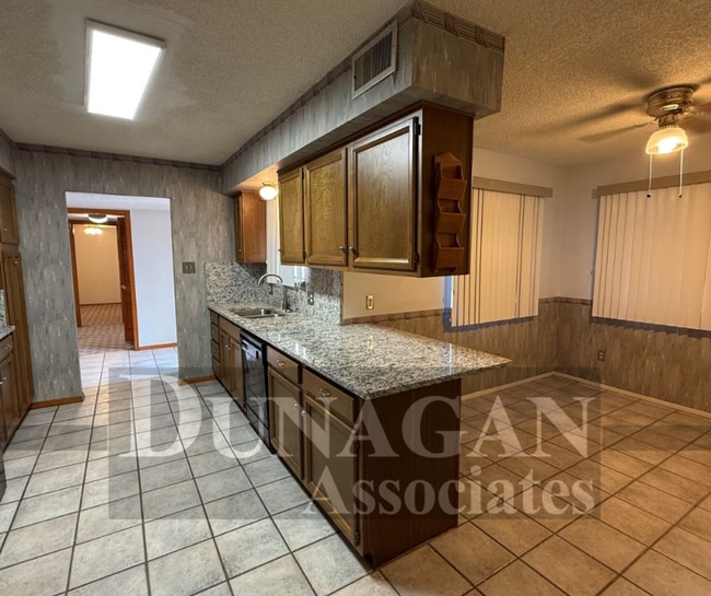 Foto del edificio - 8/28 @2:25 PM SCHEDULED SHOWING!!