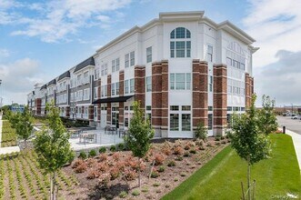 Building Photo - 75 E Hoffman Ave