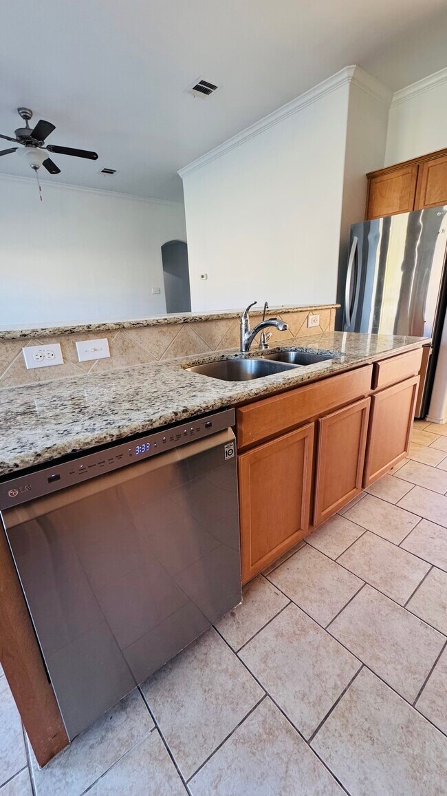 Foto del edificio - 112 Hendelson Ln