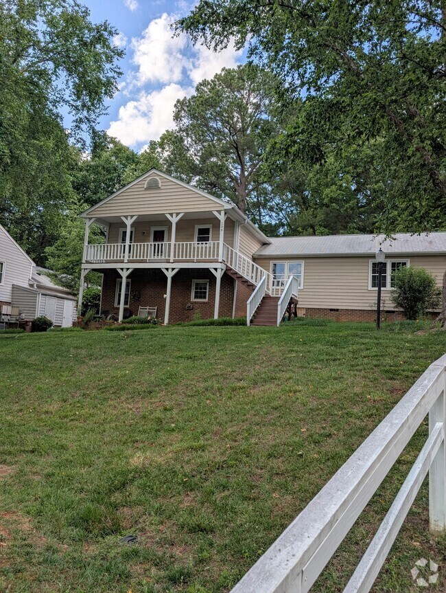 Building Photo - 108 Drummond Pl