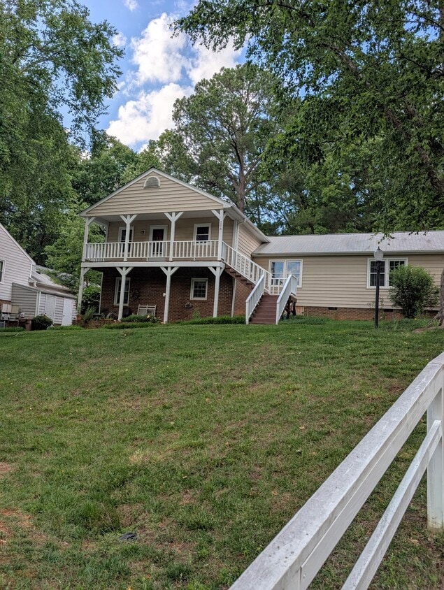 Primary Photo - 108 Drummond Pl