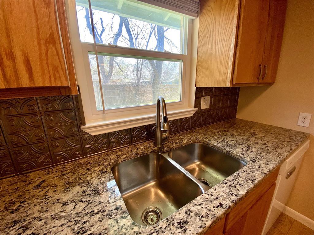 Foto principal - 3005 Burning Oak Dr