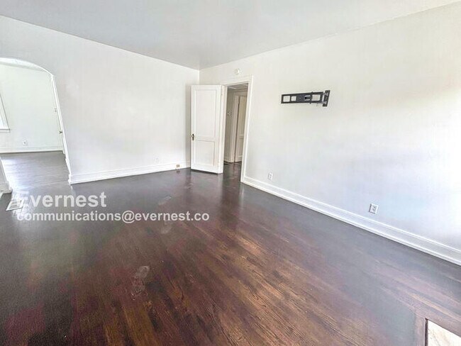 Foto del edificio - 5124 Holly Ct