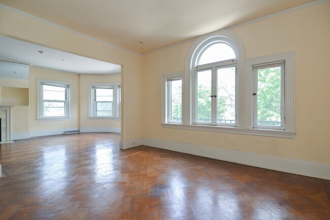 Foto del edificio - 4-Bed - Park Ave. & Beacon St. FENWAY 01-O...