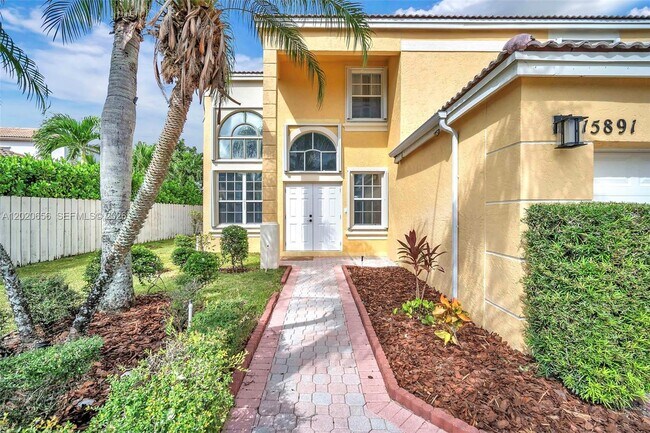 Foto del edificio - 15891 NW 15th Ct