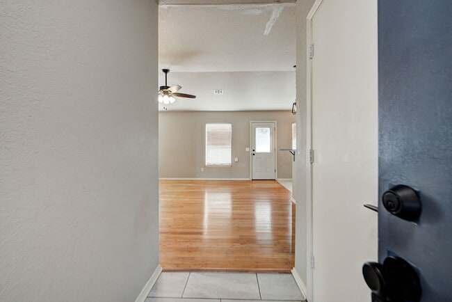 Building Photo - 1225 Briar Patch Way