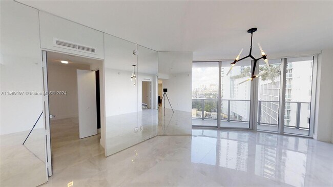 Foto del edificio - 488 NE 18th St