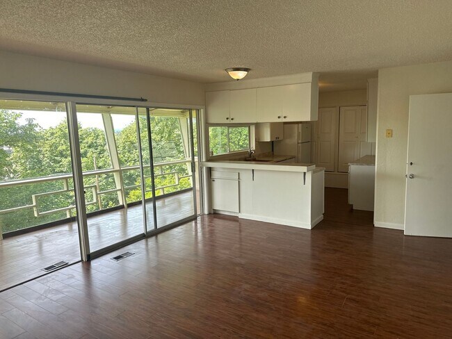 Building Photo - Salas - 1007 S 9th