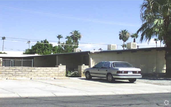 Building Photo - 444 E Cottonwood Rd