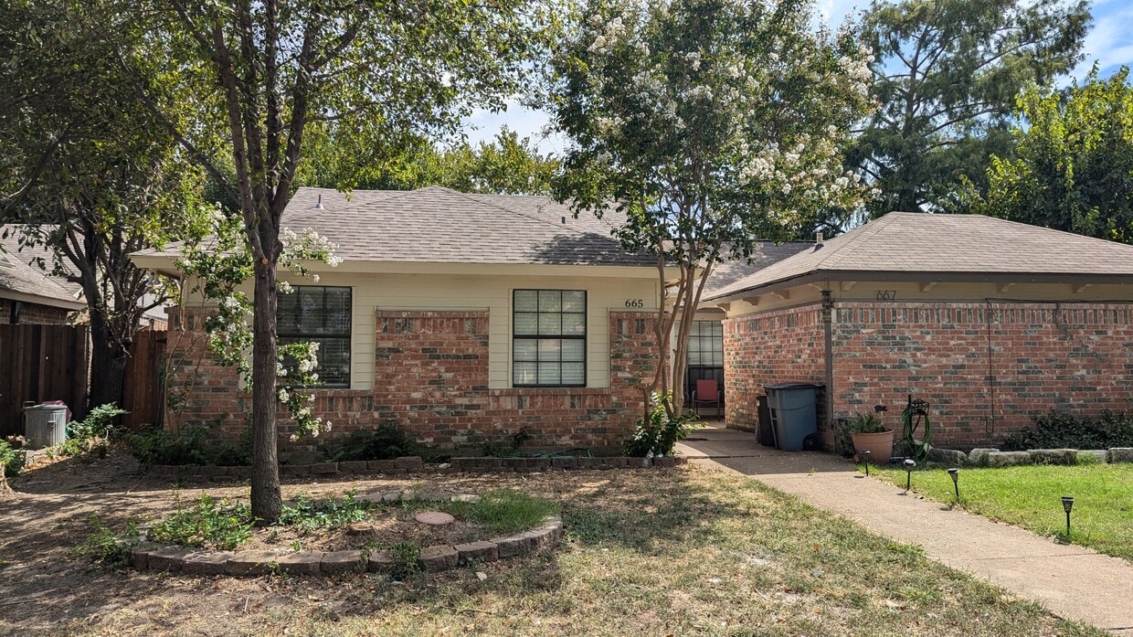 Foto principal - 665 Stonehenge Dr