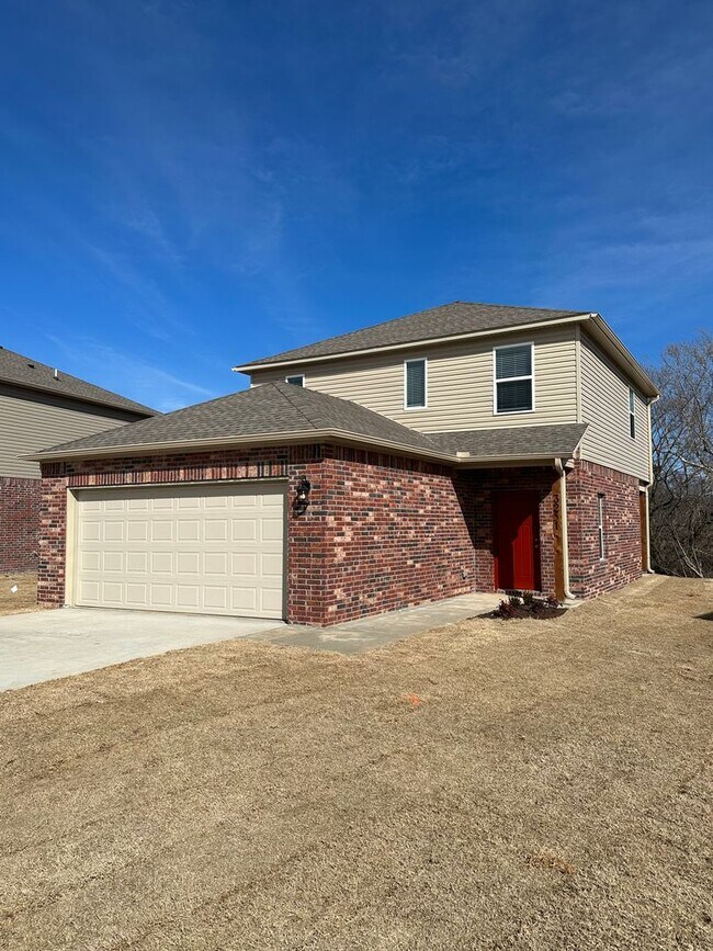 Building Photo - *NOW PRELEASING!*  NEW Three Bedroom | Two and a Half Bath Home in Farmington