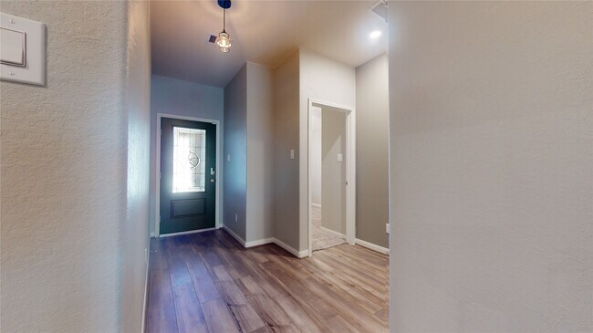 Building Photo - 1014 Barstow Dr