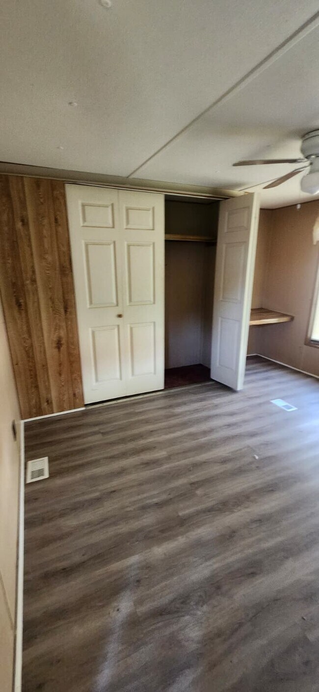 Building Photo - 8364 Cedar St