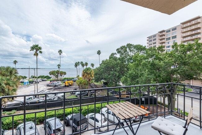 Building Photo - 2109 Bayshore Blvd