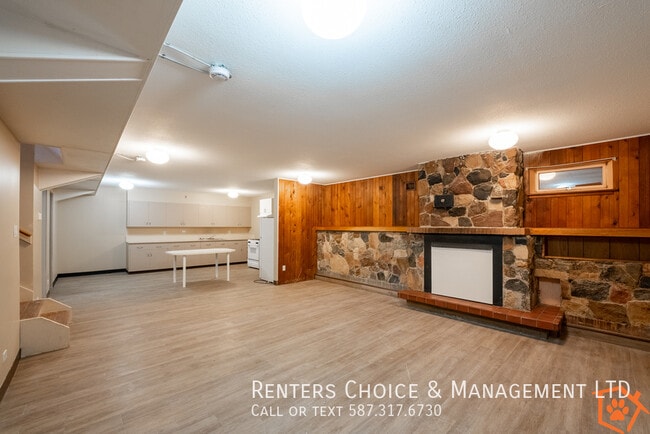 Building Photo - Cat Friendly Taber Apartment Unit
