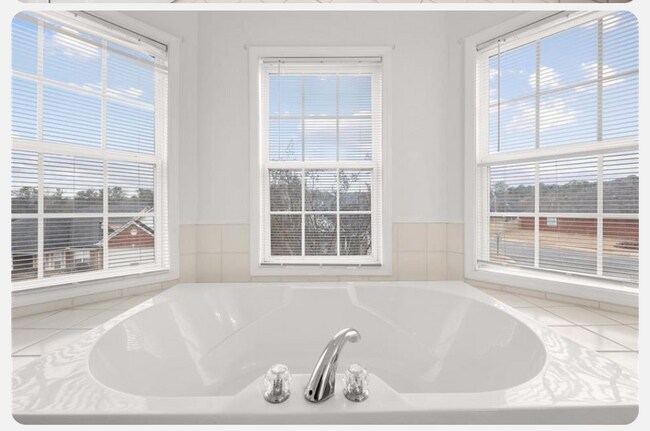 Building Photo - 2853 Newtons Crest Cir