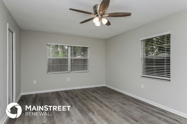 Building Photo - 1655 Louis Dr