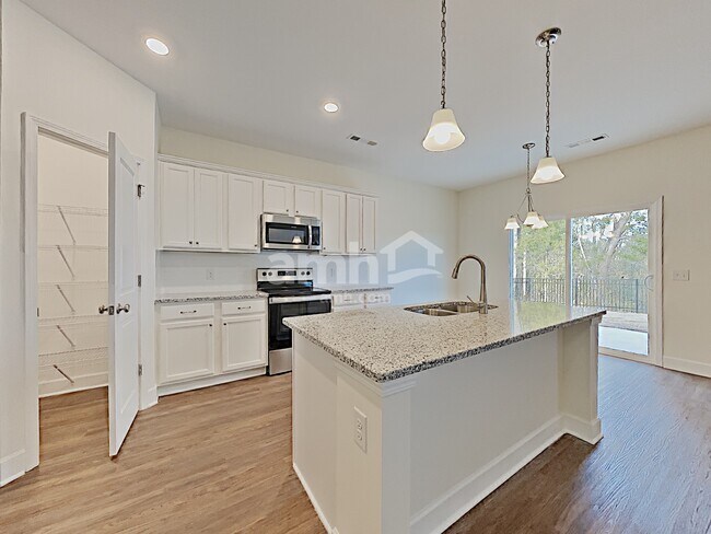 Foto del edificio - 5270 Lake Maxwell Dr