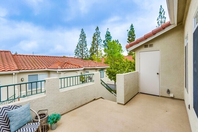 Foto del edificio - Beautiful Aliso Viejo Condo in the Seagate Colony-2/2