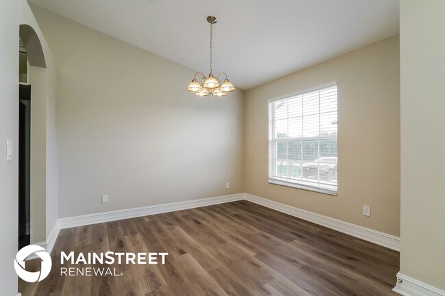 Building Photo - 815 Champion Ave