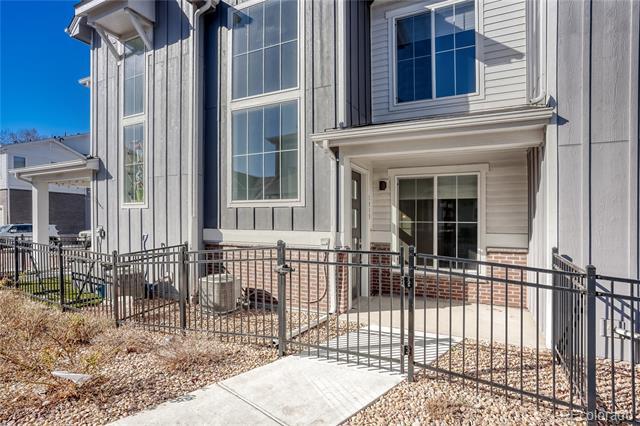 Building Photo - 1830 S Poplar Ct