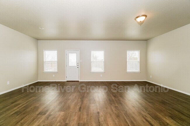 Building Photo - 241 Savage St