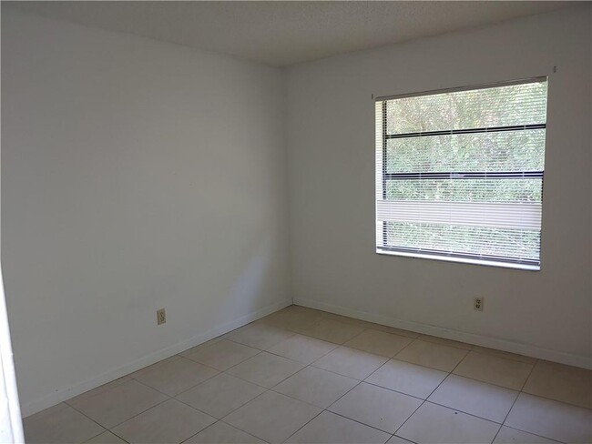 Building Photo - 4649 Perth Rd