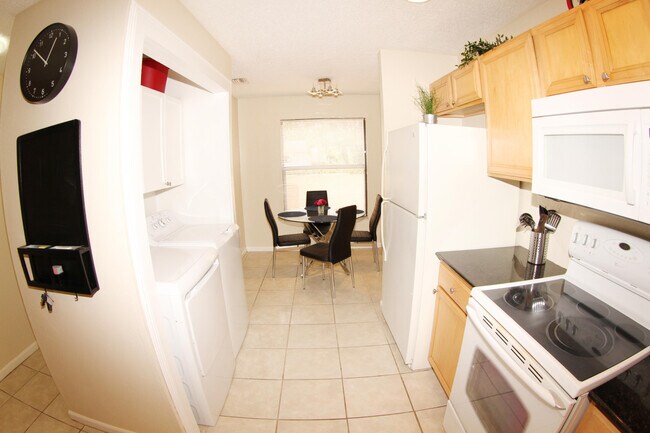 Building Photo - 1308 White Pine Dr