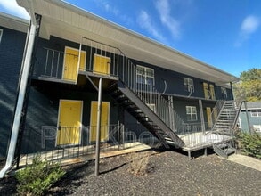 Building Photo - 123 Ingersoll Ave