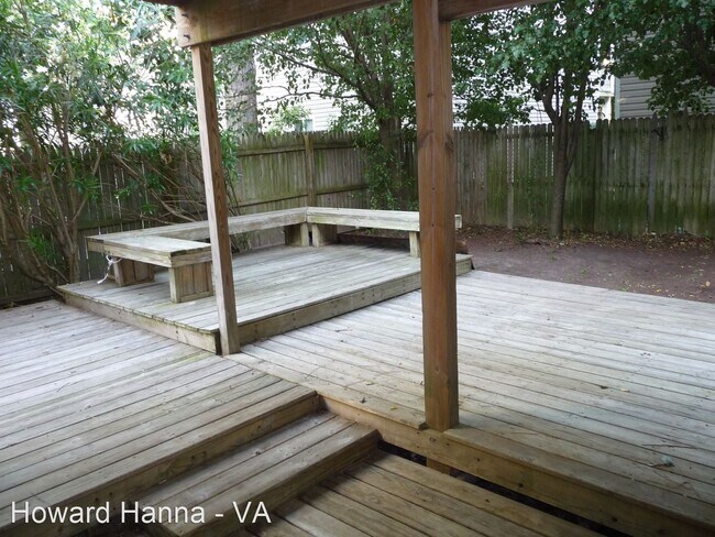 Building Photo - 2 br, 2.5 bath House - 828 12th Street