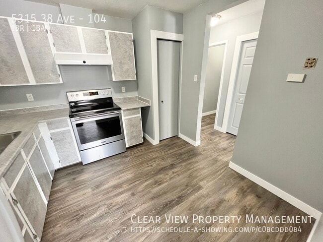 Building Photo - **Showings at (778) 522-2478**  ? Beautifu...