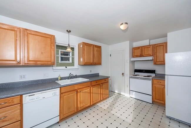 Building Photo - Northgate Three Bed, One bath