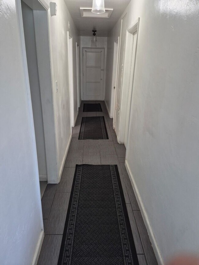 Foto del edificio - Private Bedroom for Rent in Single-Family Home – Utilities Included