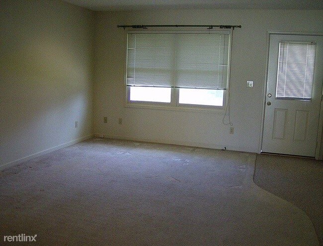 Building Photo - 2 br, 2 bath House - 913 C Street MAC