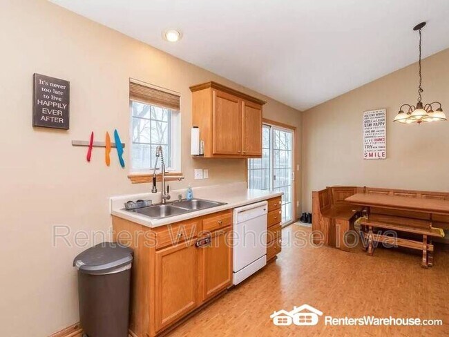 Building Photo - 2132 SE 6th St