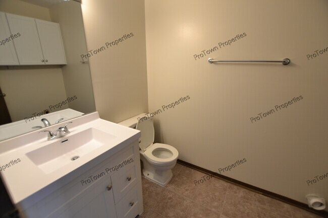 Foto del edificio - 1004 Thornton St