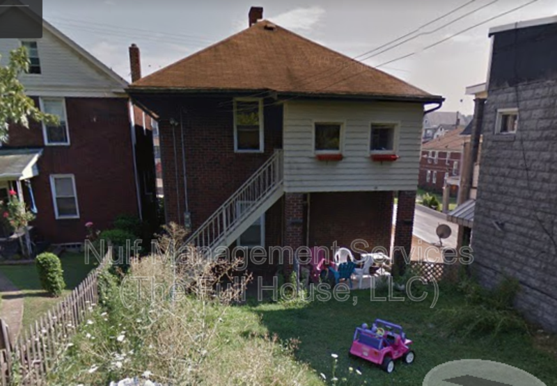 Foto del edificio - 1409 Maple Ave