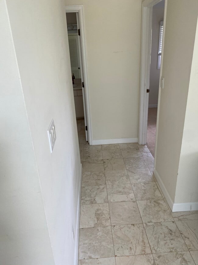 Hallway - 3005 Hoaloha Pl