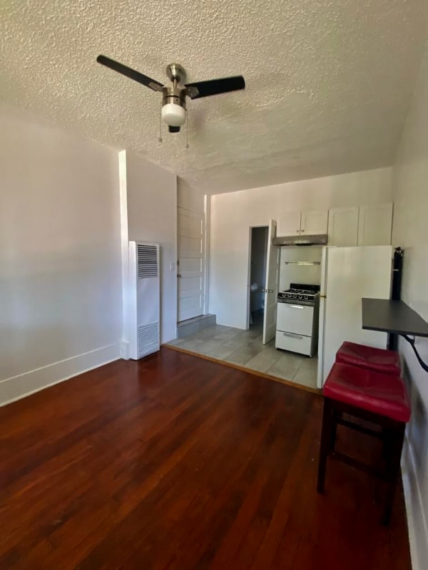 Photo - 1114 Poinsettia Dr (West Hollywood, CA) Apartment