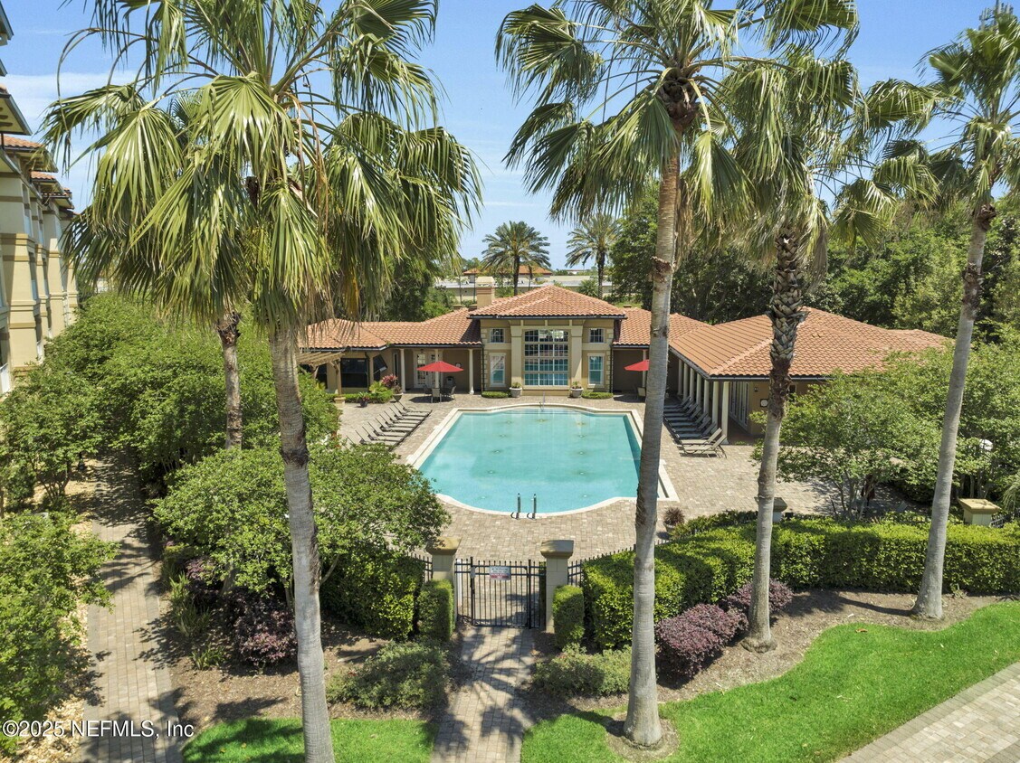 Foto principal - 4300 S Beach Pkwy