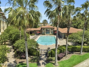Building Photo - 4300 S Beach Pkwy