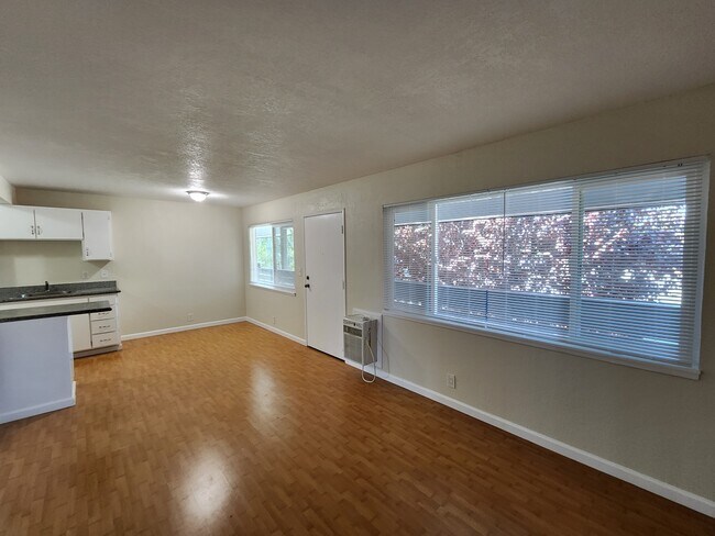 Open kitchen, dining and living room - 3142 Grant St