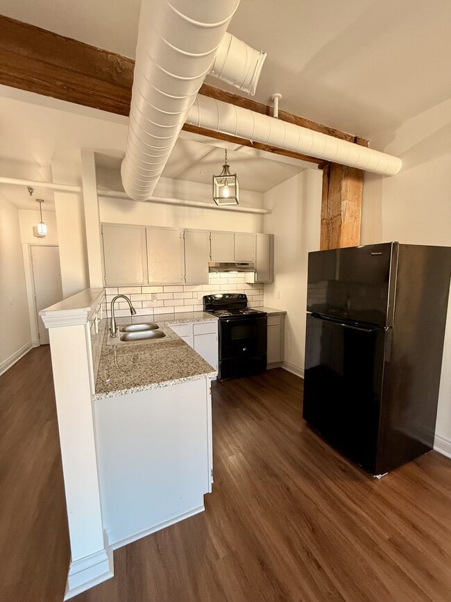 Building Photo - 509 Delaware St