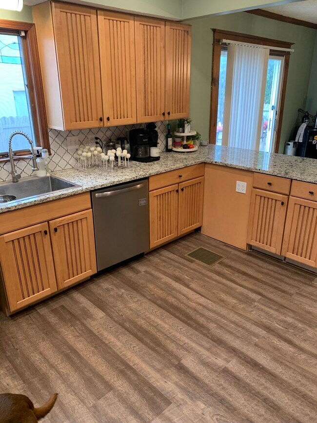 Foto del edificio - 713 E Elm St