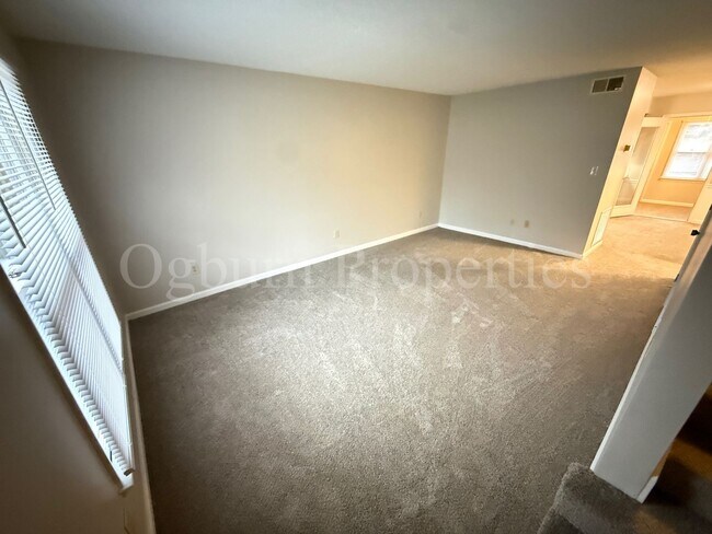 Foto del edificio - 1018 Cedar Pl Ct