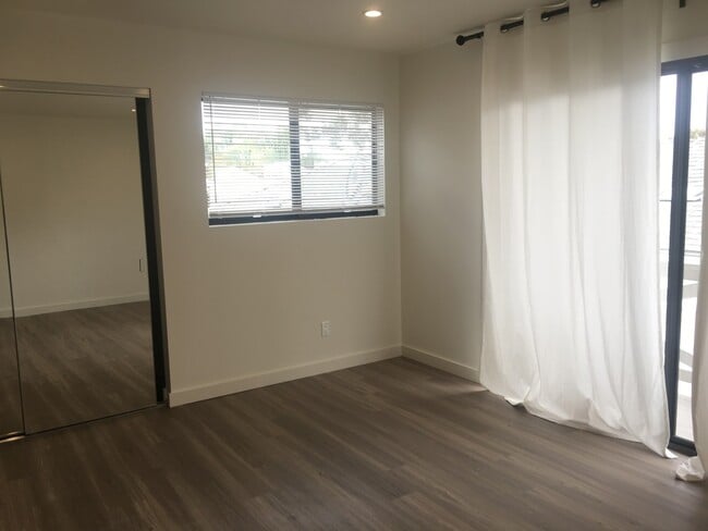 Building Photo - SDS T 1451-1451 1/2 A &amp; B