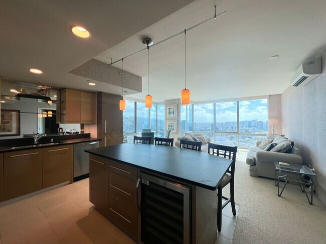 Foto del edificio - Luxurious Penthouse Living in Downtown Honolulu!