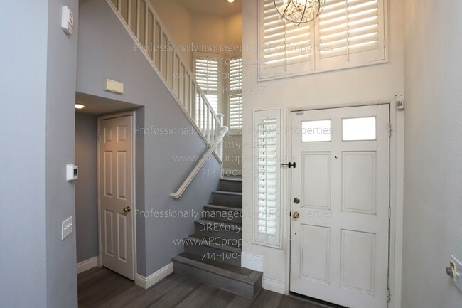 Building Photo - 3519 E Balmoral Dr