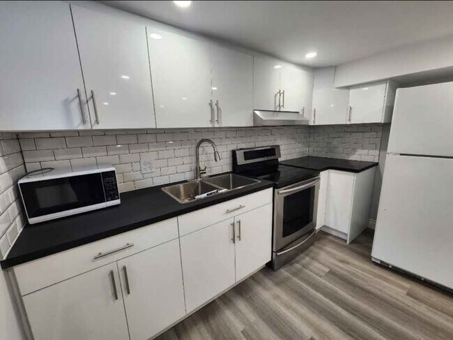 Photo du bâtiment - 670 Millbank Dr