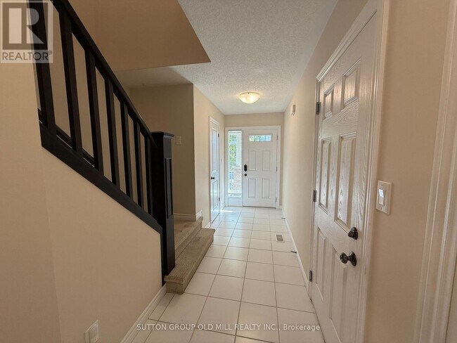 Building Photo - 167 Arkell Rd